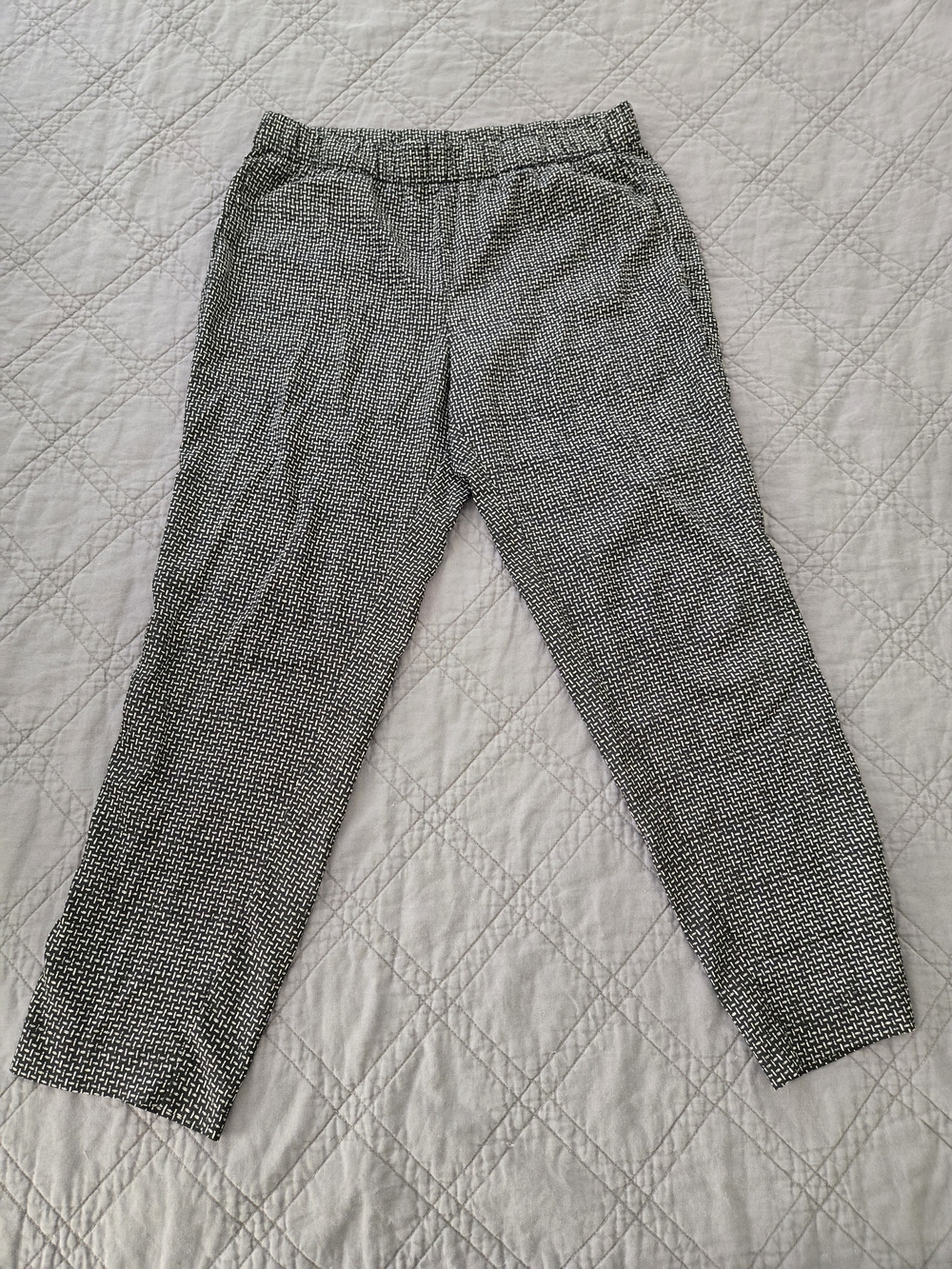 H&M Black and White Micro-Pattern Pull-On Trousers